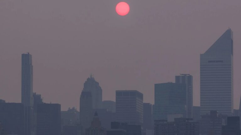 New York wakes up to climate threat; London will have to wait 4,700 years