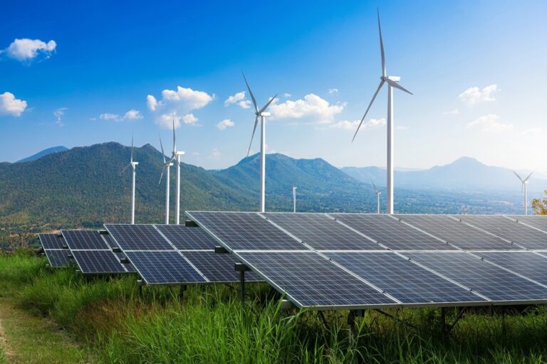 Renewable Energy Investment: Wind vs. Solar and the Rise of Micro-Reactors