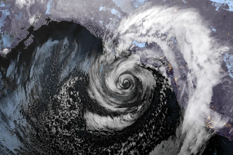 Pain from the Pineapple: Cyclone Bomb headed to Climate-clobbered California