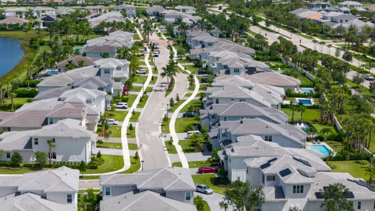 Florida Housing Market Faces Challenges Amid Climate and Insurance Woes