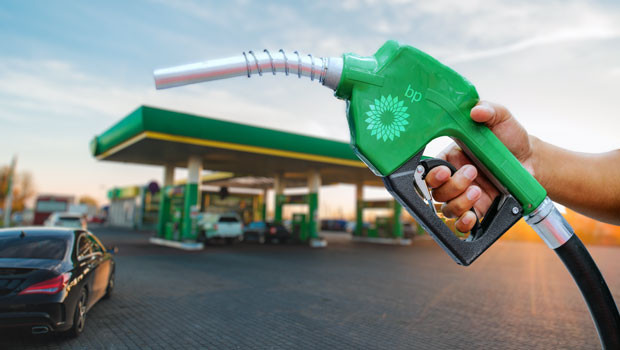 BP Abandons Renewables to Focus on Oil Amid Shareholder Pressure