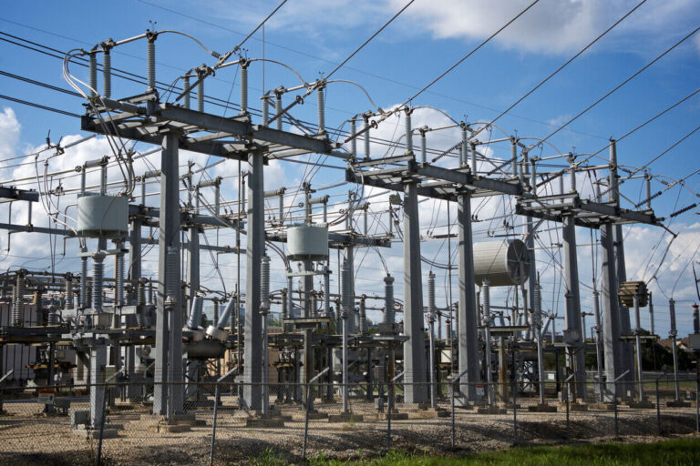 Canada-U.S. Power Grid Tensions: New York City Gets Threatened