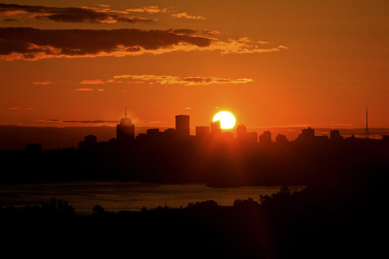 Australia’s Heatwave Signals Intensifying Climate Pressures