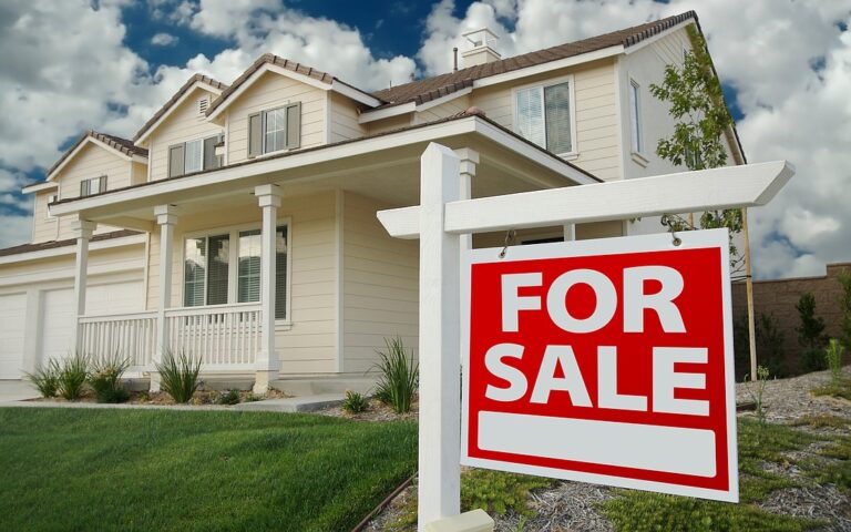 Florida Home Sales Are Falling Through Amid Insurance Crisis