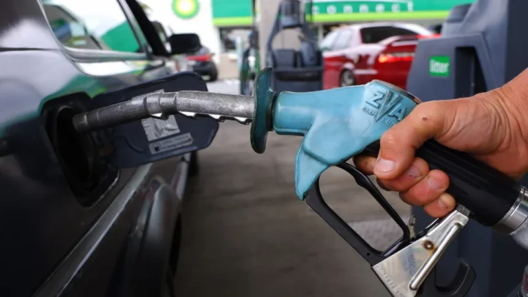 Colorado Moves Toward Climate Warning Labels on Gas Pumps