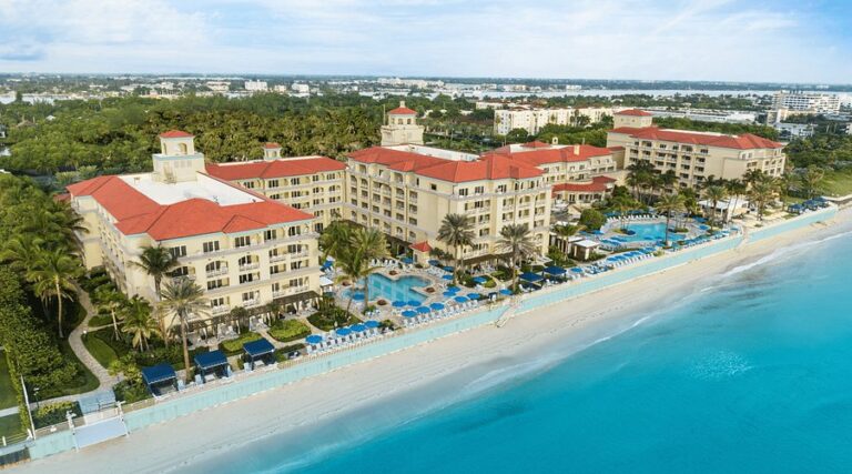 Wealthy Homebuyers Ignore Climate Risks in Scenic Hotspots