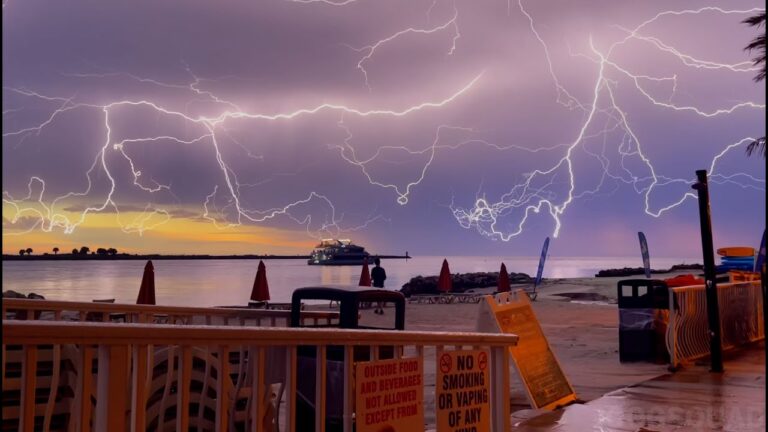 Why Florida Lightning Threatens Orlando And Disney