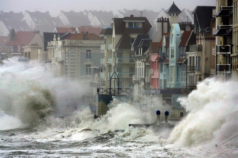 Climate Disasters Crashing U.S Housing Markets