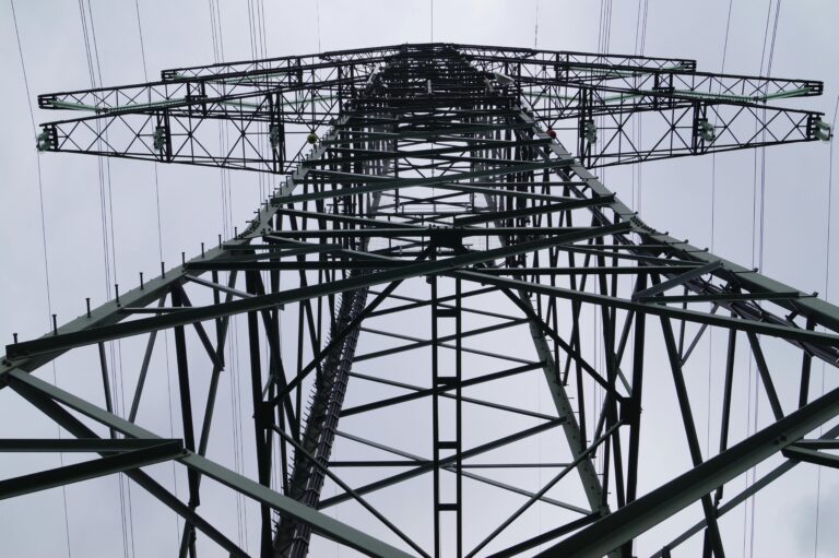 AI May Help Grid Management Dangers