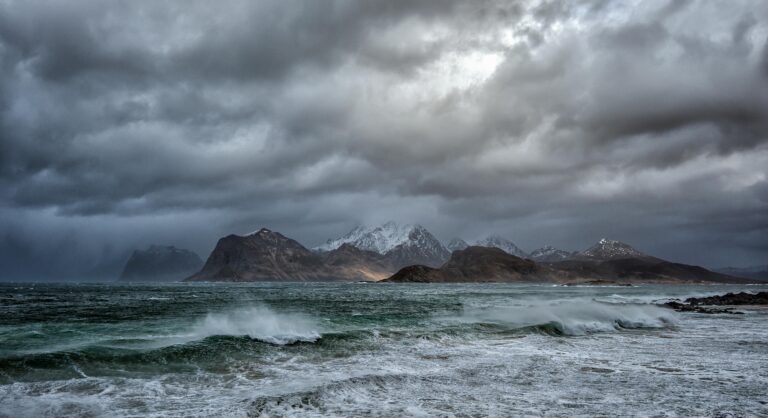 21 Houses Collapse Into Atlantic