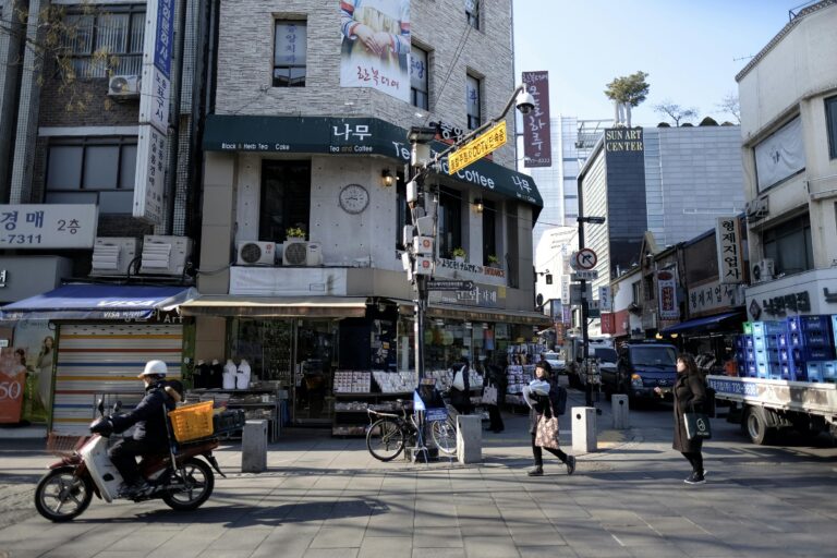 People Are Riding Bicycles In South Korea Because Of Oil Shortage