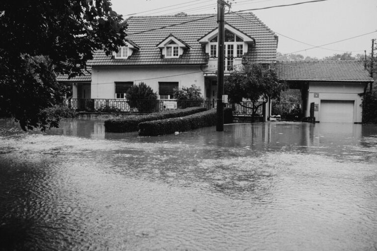 19 Homes Have Collapsed Into The Ocean. How Many More Will Go?