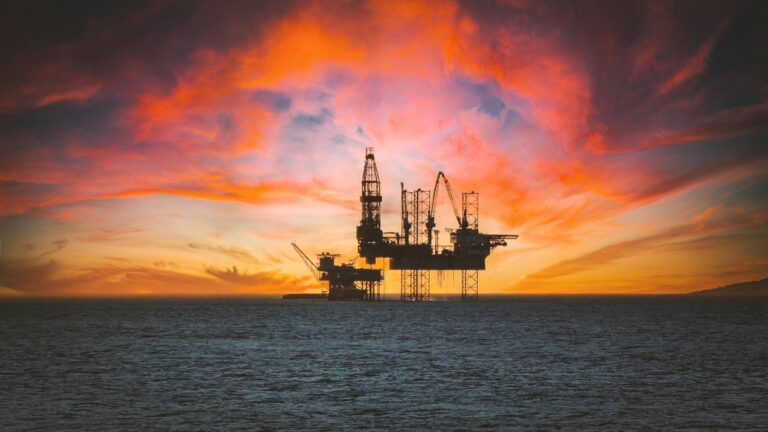 US makes $50 Billion on Oil as Green Energy Falters