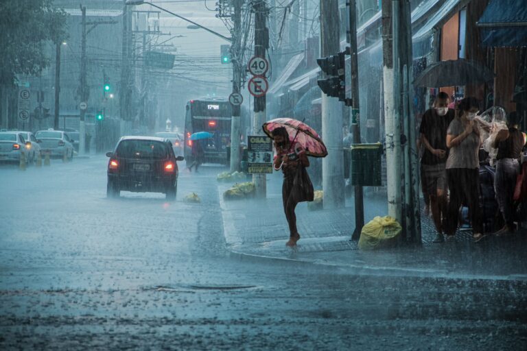 torrential rain and lightning Stop World Cup Game