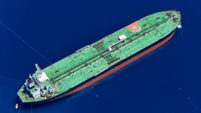 US Oil Exports Surge as Global Thirst for Crude Continues