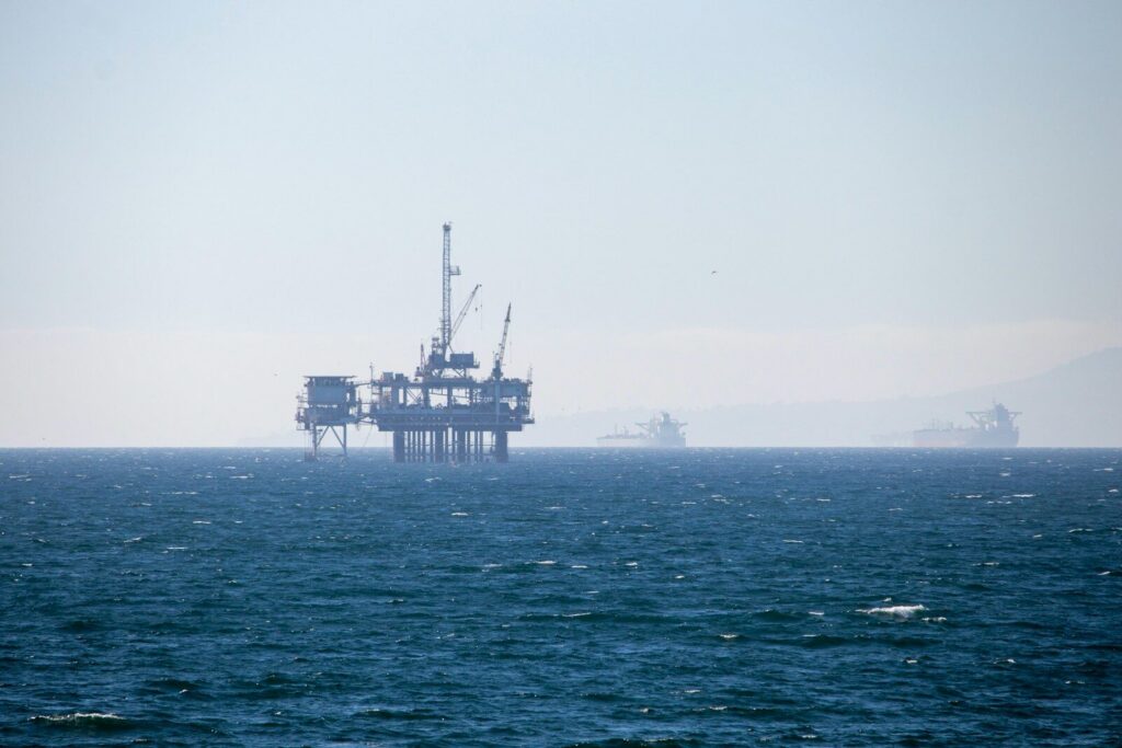An oil rig in the middle of the ocean
