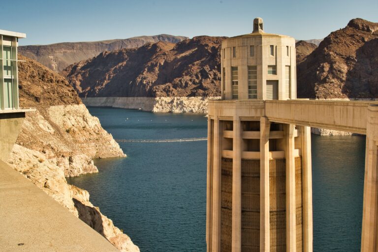 Lake Mead And Lake Powell water To 40 Million People