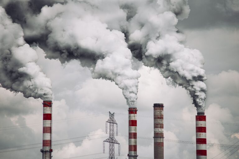US Sells $320 Billion Of Fossil Fuels