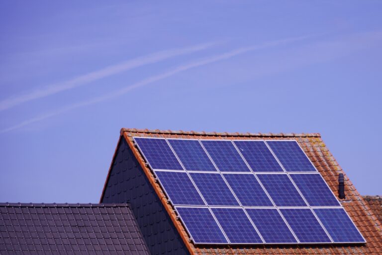 People Use Balconies For Solar Energy